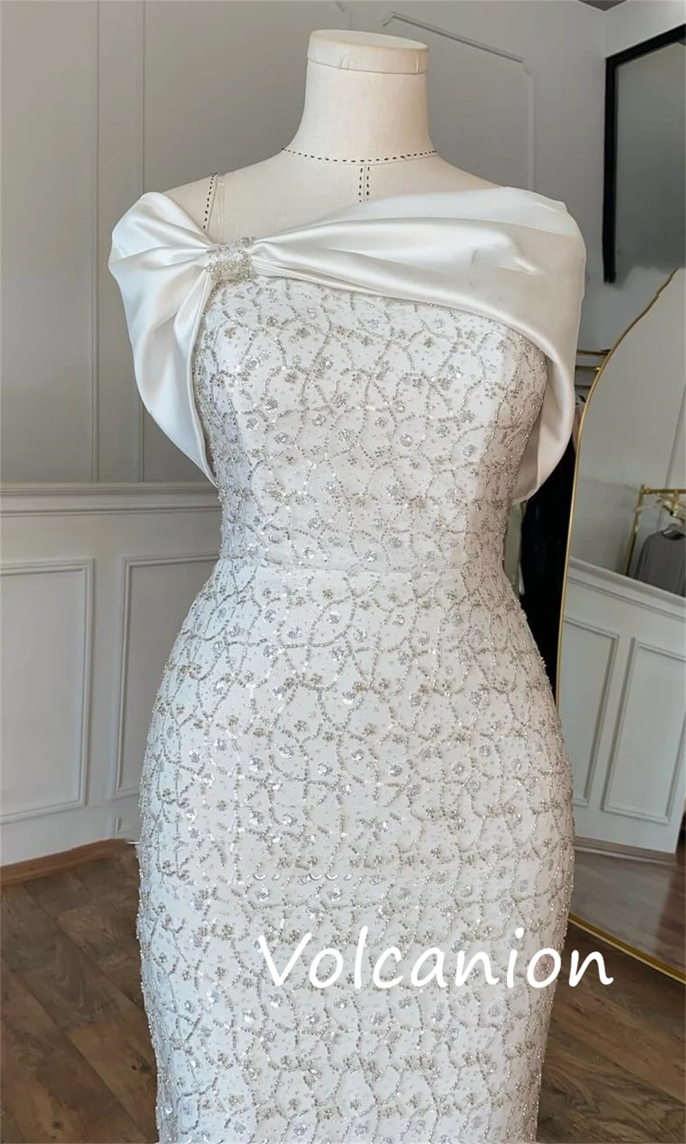 Personalizado requintado charmeuse lantejoulas plissado em linha reta fora do ombro vestidos longos sob medida ocasião sexy