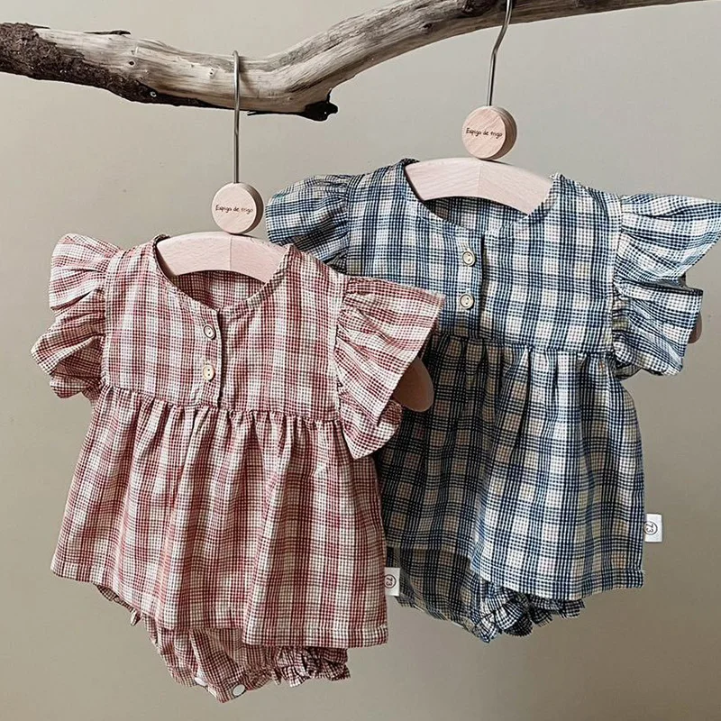 2024 New Summer Newborn Baby Girls Clothing Set Flying Sleeved Cotton Plaid Shirt+PP Shorts Korean Style Children Clothes Suit