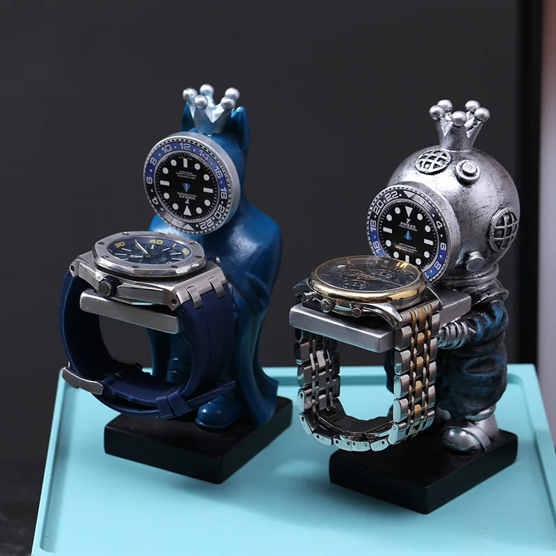 The Novel and Interesting Cartoon Character Display Stand Is Suitable for Miniature Models and Small Ornaments Collectors