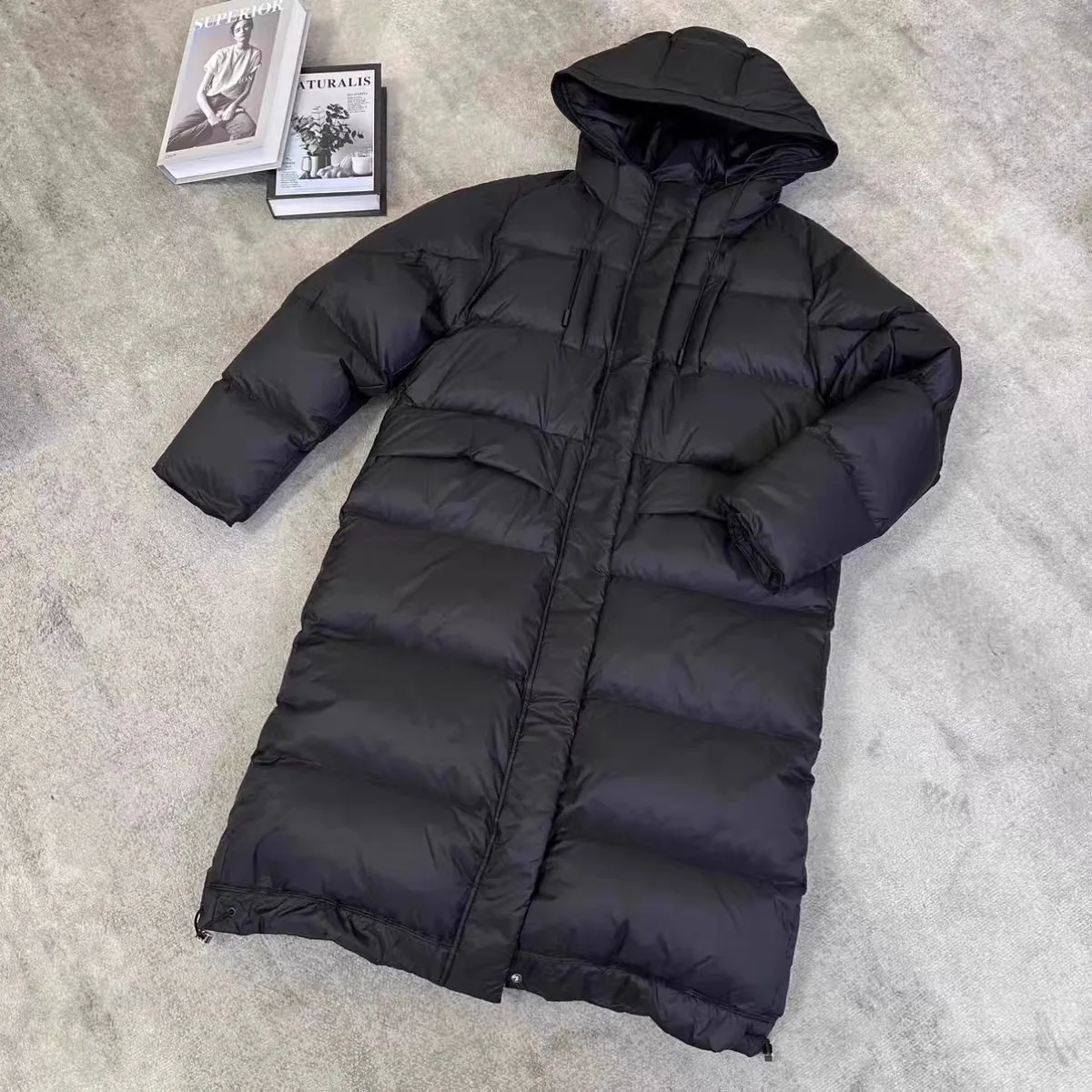 Chaqueta gruesa de plumón de pato blanco para mujer, chaqueta acolchada larga por encima de la rodilla, abrigo cálido de moda con capucha, novedad de invierno de 2026