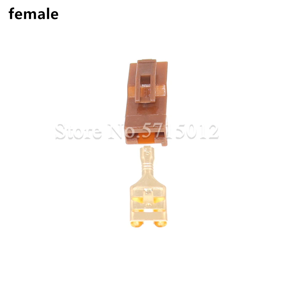 1 Hole 927415-2 357915971A 9.5 Series Car Fuse Box Wiring Harness Socket With Terminal For BYD