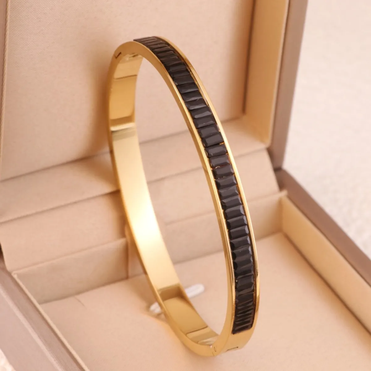Fashion square drill color drill stainless steel women\'s bracelet French light luxury bracelet