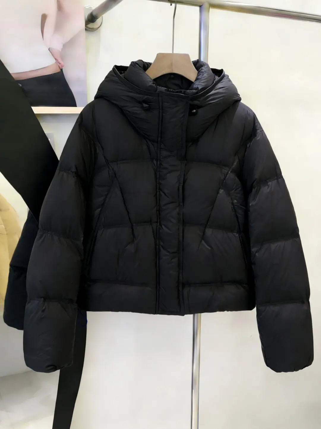

Черная утепленная повседневная куртка с капюшоном из высококачественного хлопка для женщин, зима 2025, модная, универсальная, с длинными рукавами, на молнии