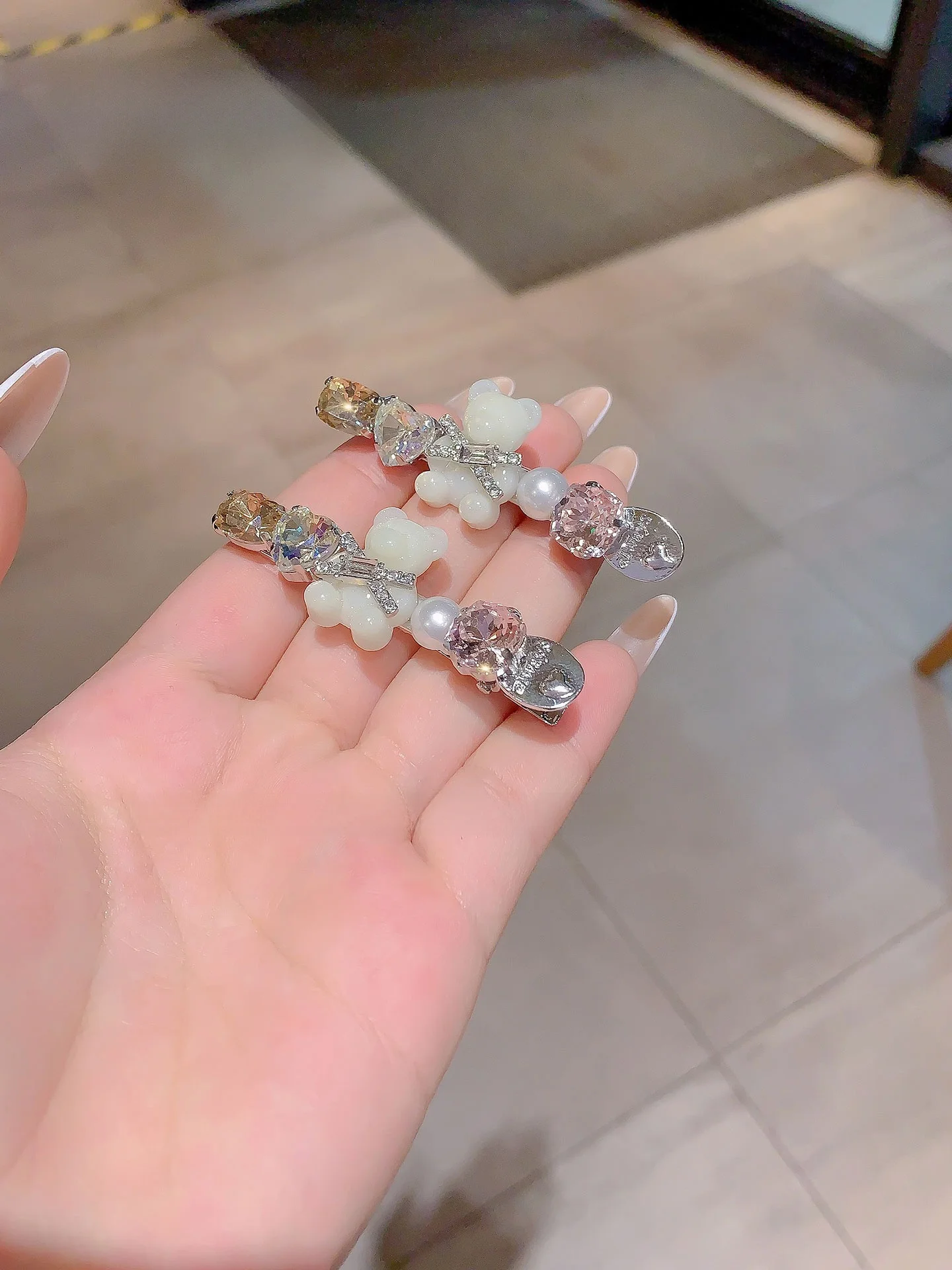 presilha-de-cabelo-feminina-elegante-com-zirconia-em-formato-de-urso-acessorio-de-cabelo-lateral-com-diamantes-confortavel