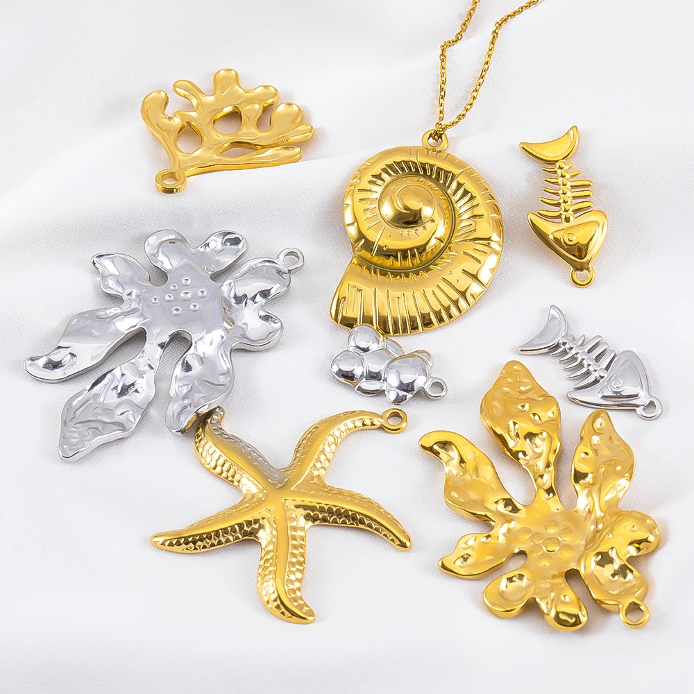 2 Buah Liontin Rumput Laut Karang Keong Bintang Laut Ikan Baja Tahan Karat Jimat Tema Laut untuk Aksesori Kalung Pembuatan Perhiasan DIY