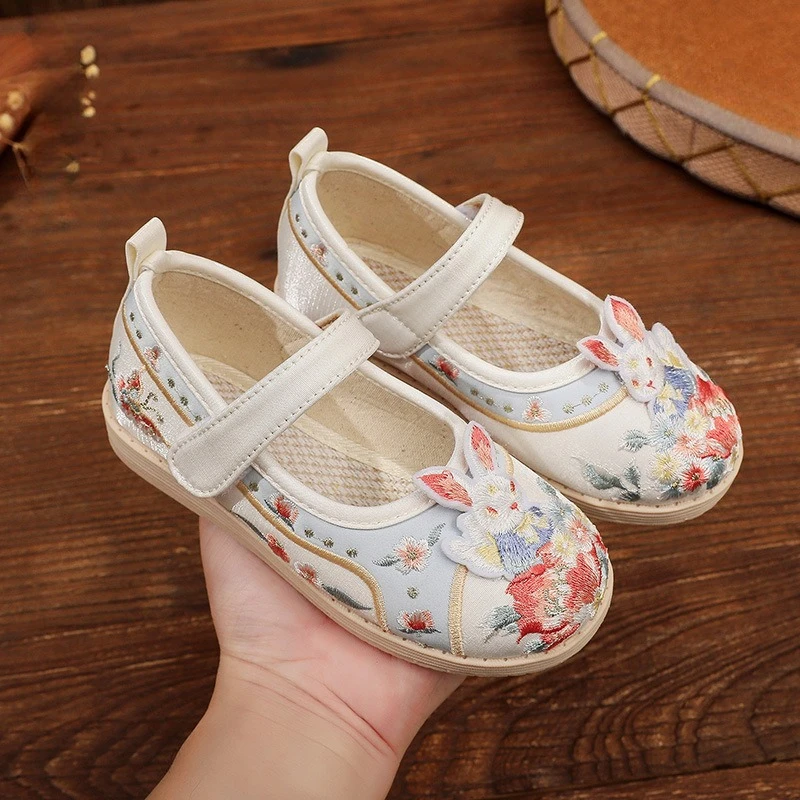 Sweet Rabbit Children's Embroider Cloth Shoes Spring Autumn Princess Causal Girls Hanfu Shoes Dress Versatile Kids Ballet Shoes