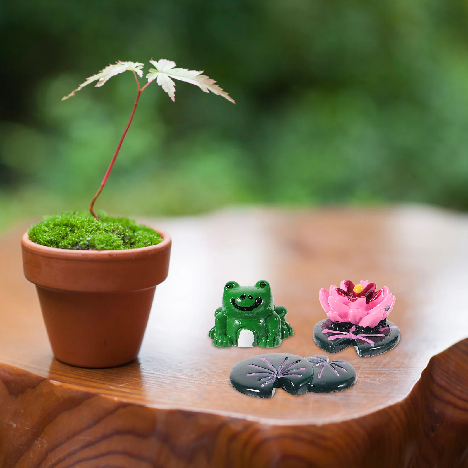 

6 Pieces Garden Accessories Resin Lotus Frog Figurines Home Decoration Tiny House Mini Resin Figures Lotus Decor