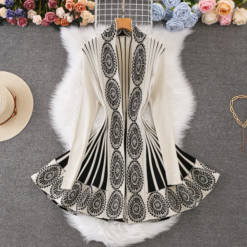 

YuooMuoo Women Cardigans Coats 2025 New Arrival Vintage Ethnic Style Female Long Sleeve Knitted Jackets Streetwear Lady Shirts