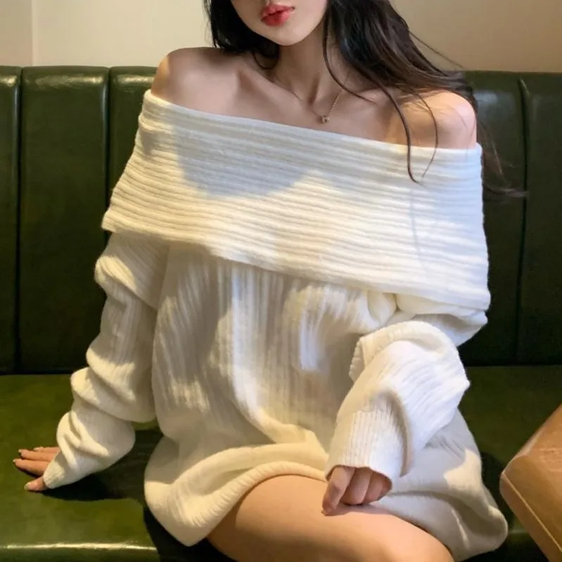 

Lazy and Stylish with a Bottom Layer and Exposed Shoulder Knit One Shoulder Sweater for Women's Autumn and Winter New Style