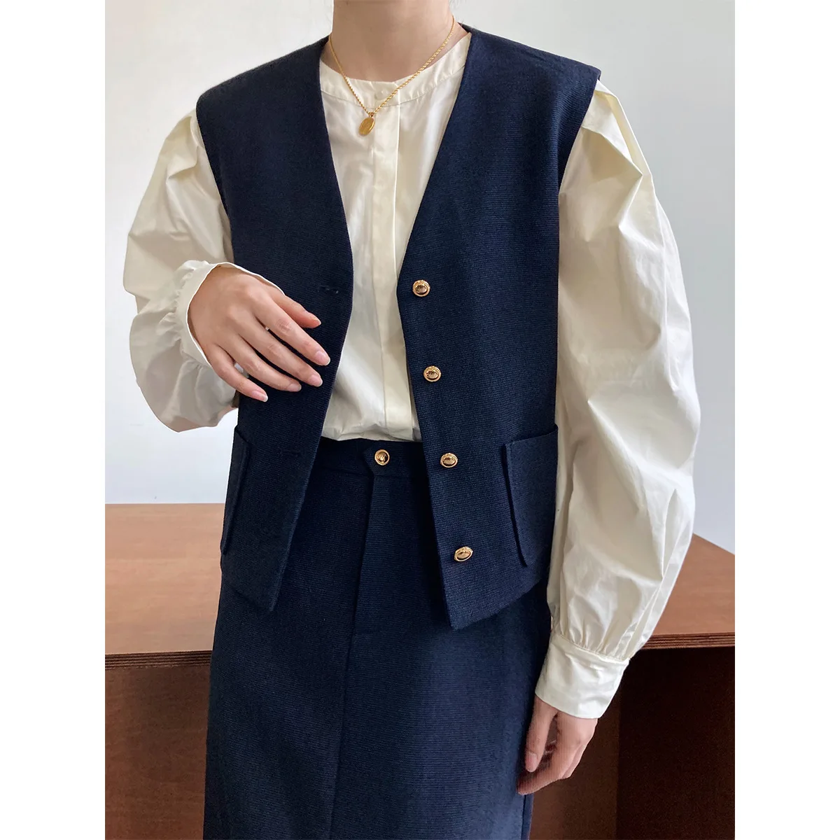 

Casual Early Autumn High-end Small Fragrant Style Vest Jacket+half Skirt Two-piece Fashionable Layered Suit 2669