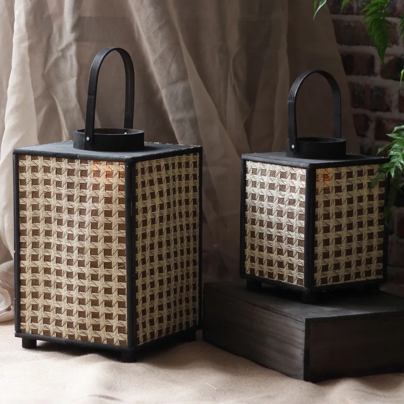 

Retro wood hand-woven wind lamp candlestick lantern lantern bed and breakfast garden decoration ornament props classical