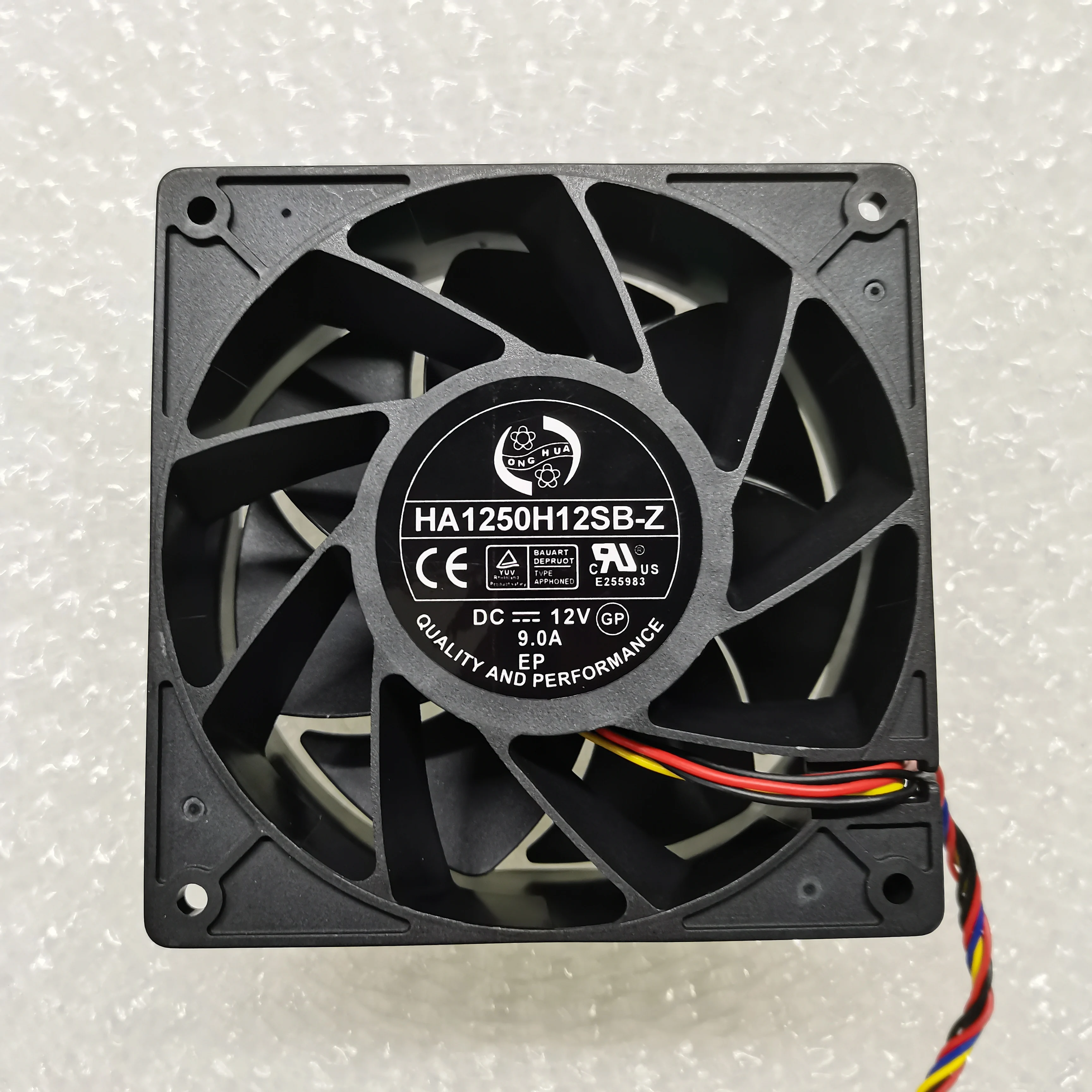 

HA1250H12SB-Z DC 12 В 9,0 А 120x120x50 мм 4-проводной охлаждающий вентилятор для сервера