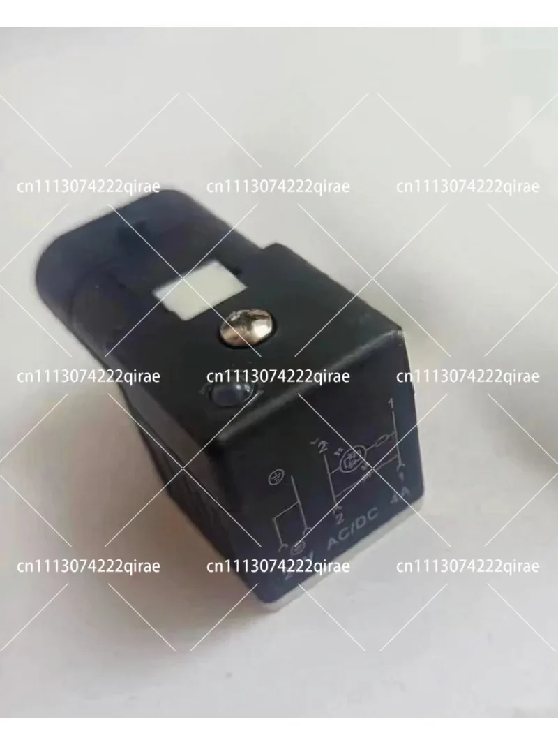 24V AC DC 4A Solenoid Valve Plug Connector for Cleaning Sprinkler Truck Crane Roller