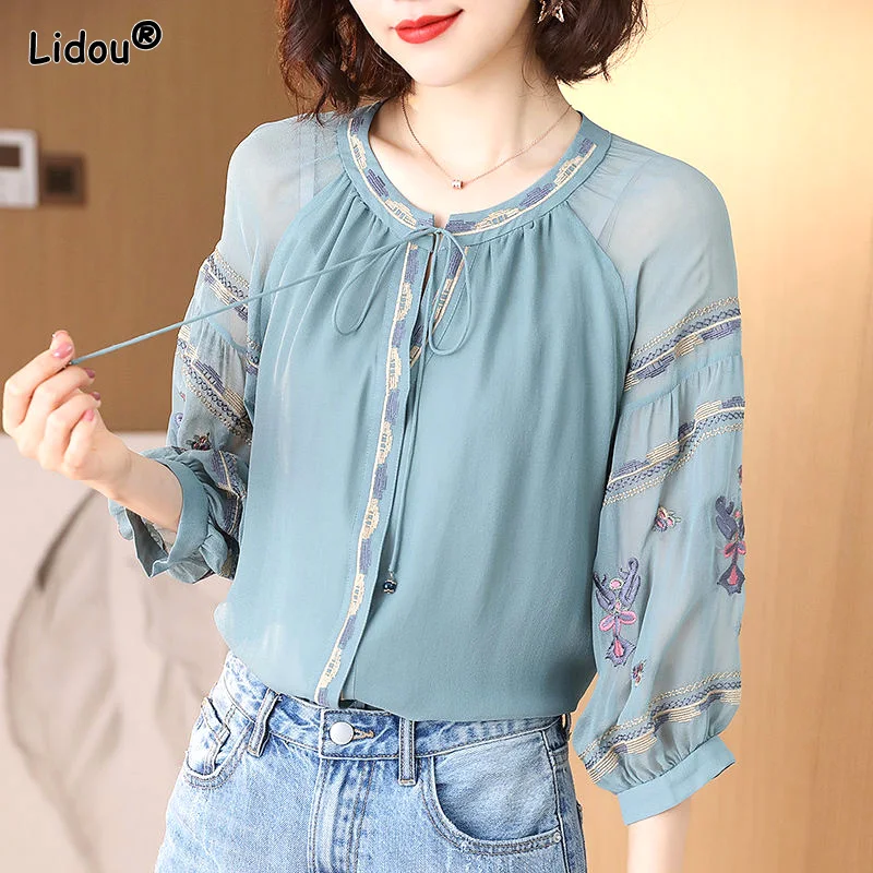 

Embroidery Spring Autumn Thin O-Neck Floral Women Shirt Vintage Lantern Sleeve Loose Lace-up Pullover Women's Clothing Generous