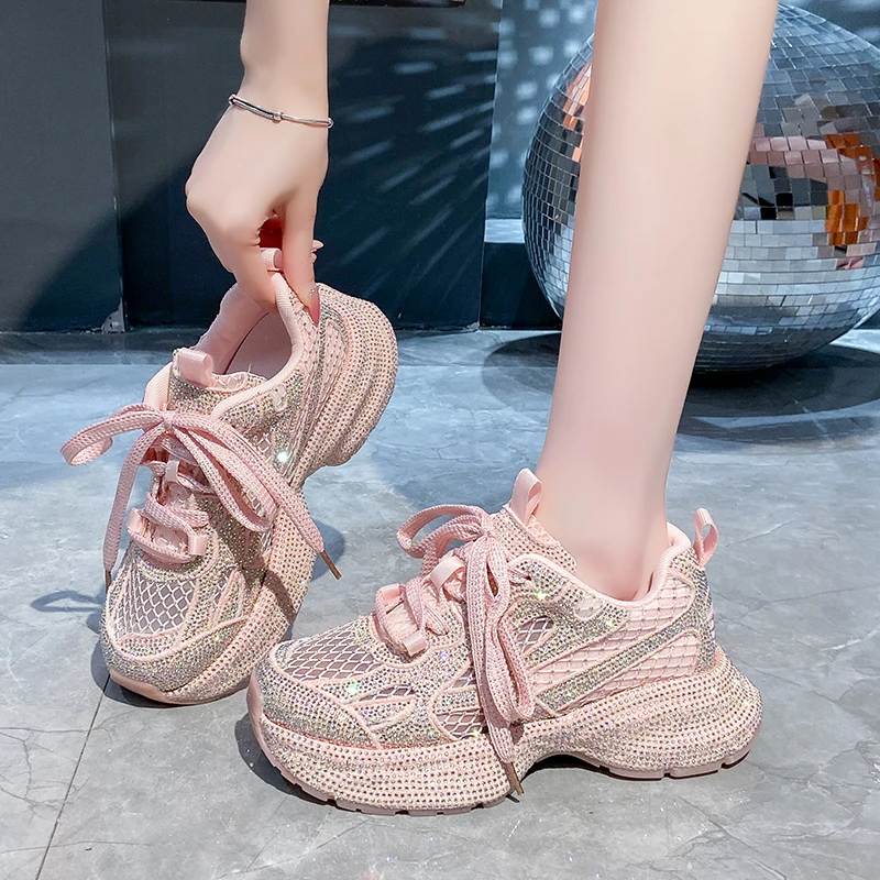 

Повседневная универсальная дышащая спортивная обувь на толстой подошве с бриллиантами, новая летняя модная обувь для папы с сеткой