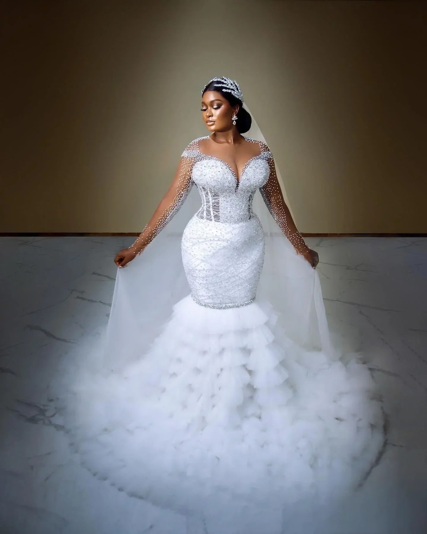 맞춤형 아랍 아소 에비 플러스 사이즈 아이보리 머메이드 웨딩드레스 비즈 장식 시어 넥 비즈 탈부착 트레인 브라이덜 가운 드레스