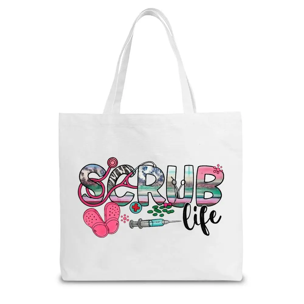 Bolso de mano para enfermera. Diseño de estetoscopio y jeringa para trabajo, compras y comestibles.