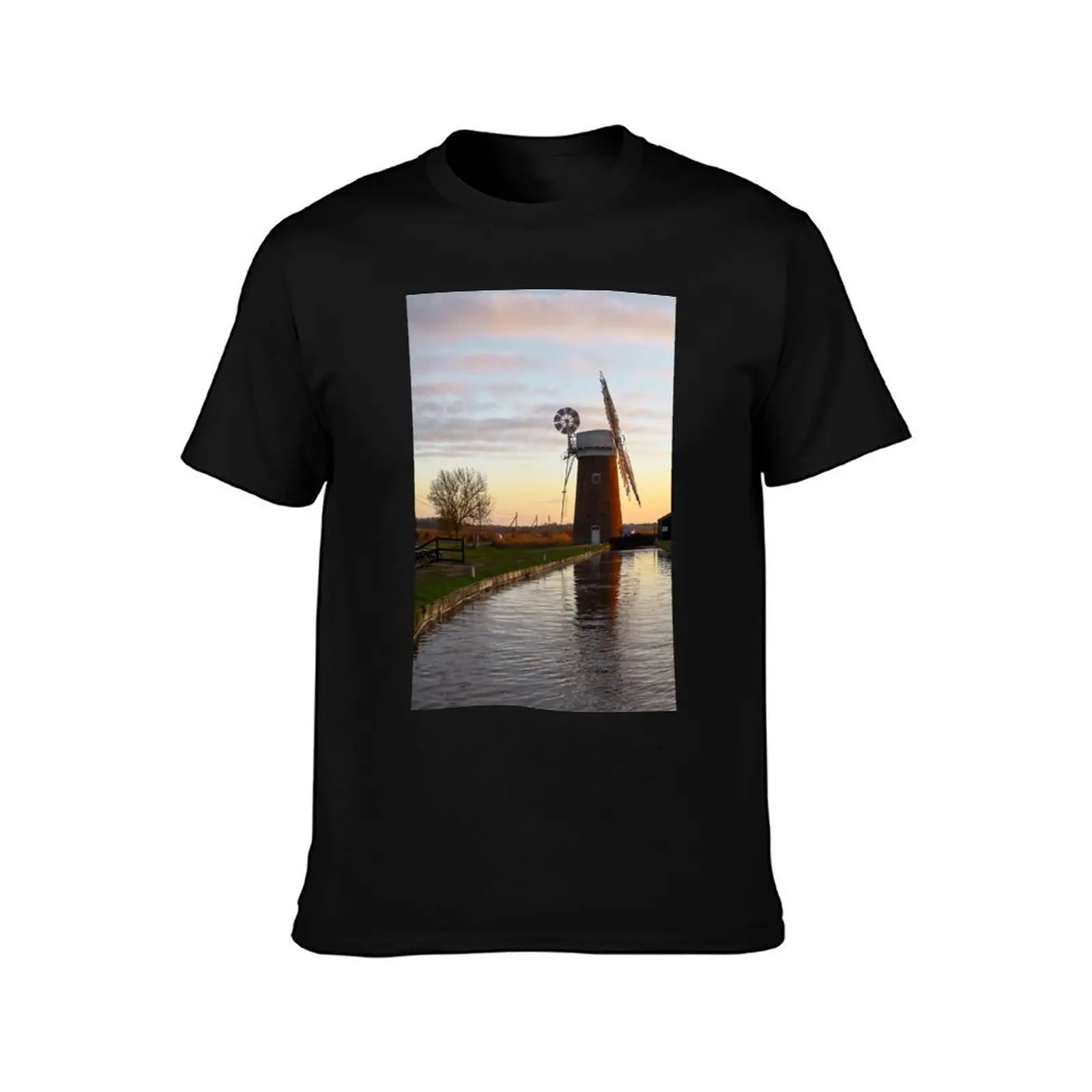 Norfolk Broads windmill T-Shirt Running Gym Short Sleeve Sports Tee