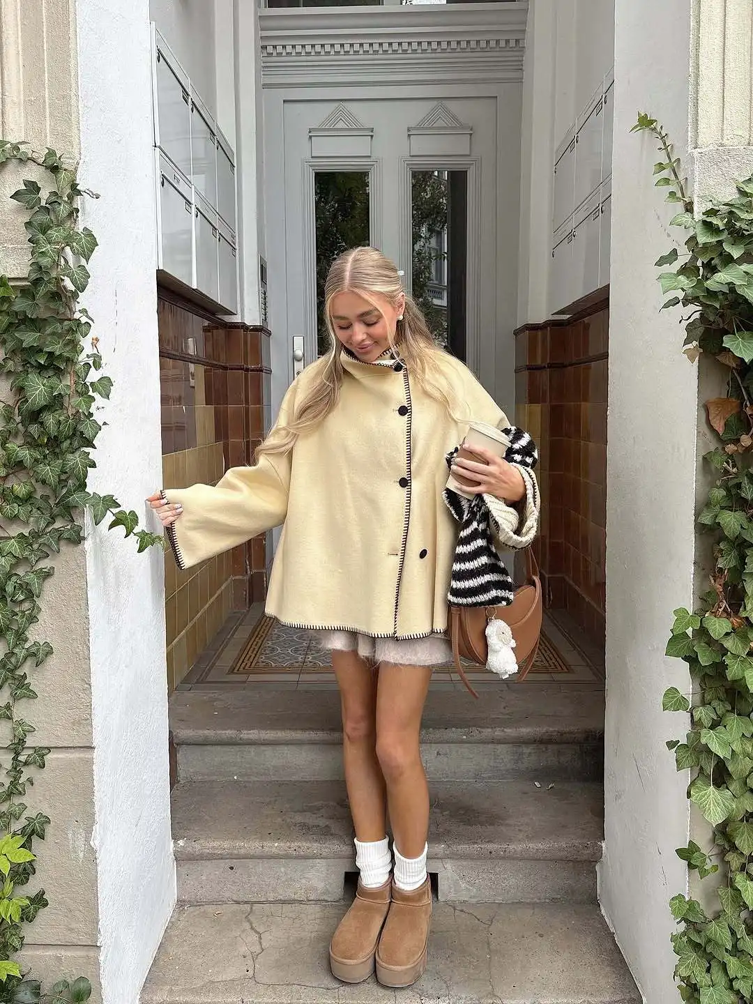 

Fashion Casual High Collar Coat for Women Stand Collar Windproof Splicing Pocket Coat Trendy Autumn and Winter New Style