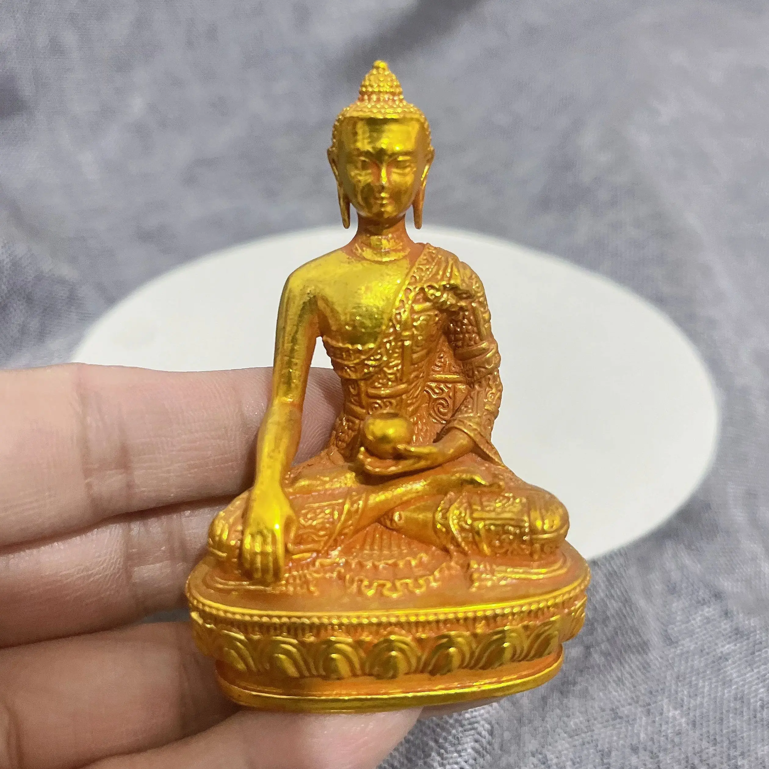 Figura de Buda de bolsillo, estatua tallada en cobre, pequeña estatua de Buda dorada, salud de la paz bendita, exorcizar espíritus malignos