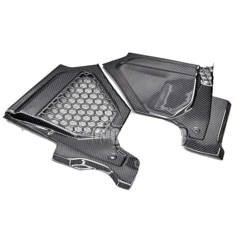 

The MRD G87 Dirt Shield is suitable for the G87 M2 2018-2023 dry carbon fiber cabin, which has been modified for car modific