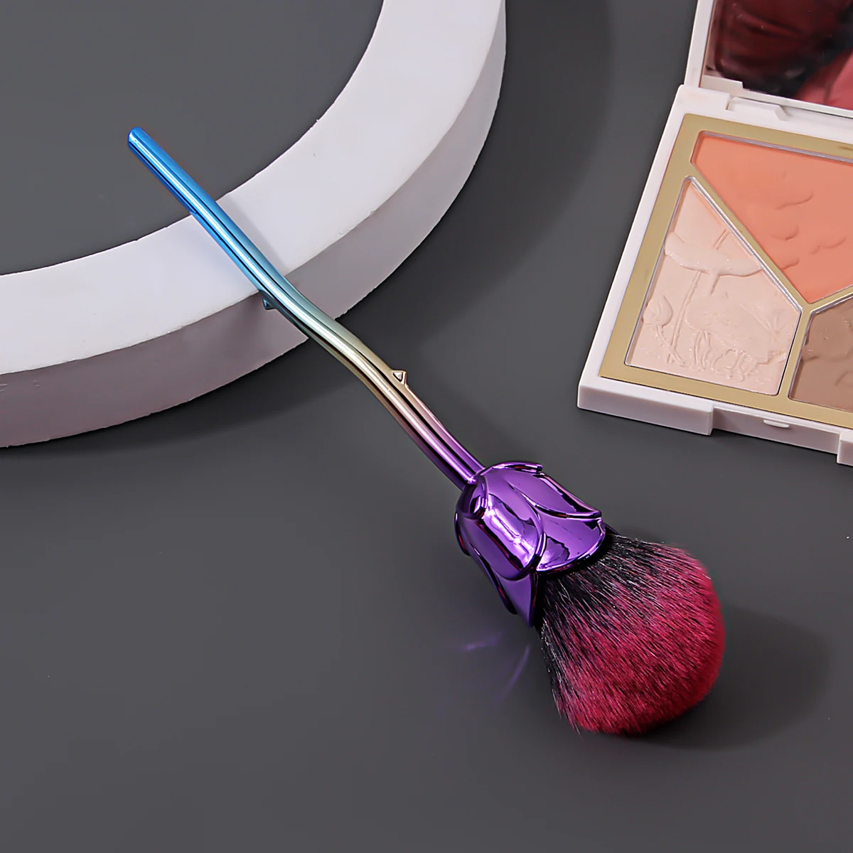 Pennello per fard rosa di alto livello estetico da 1 pezzo, pennello sciolto, pennello per contorno, pennello per trucco viso multifunzionale, strumento di bellezza