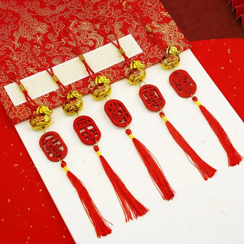 2026 الحصان العام الذهبي البلاستيك ثروة قلادة زودياك الحصان محظوظ الربيع مهرجان المنزل سيارة حلي معلقة هدايا السنة الجديدة