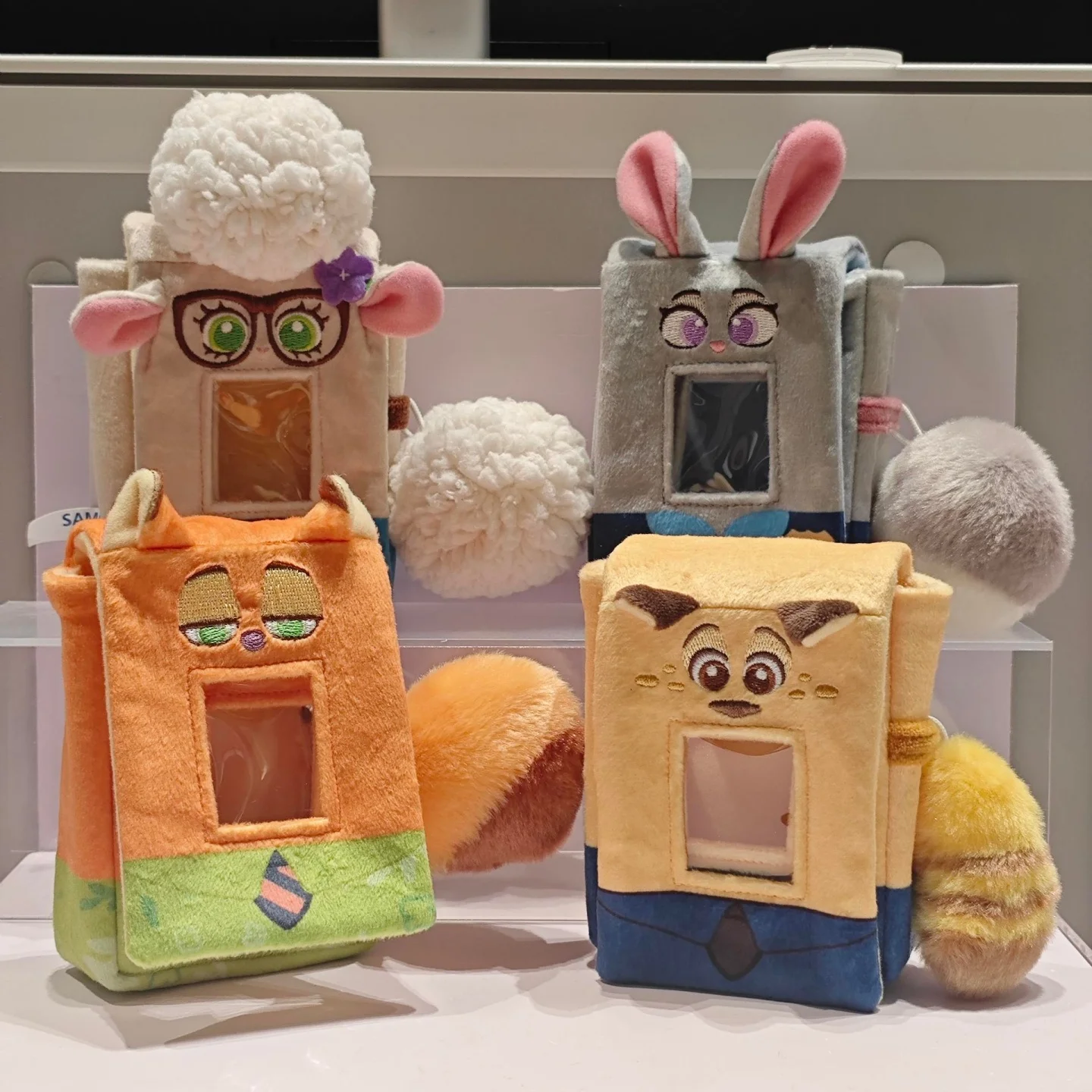 

Original Disney Zootopia Mini Doll Keychain - Cute Judy Hopps & Nick Wilde Plush Bag Charm Party Favor Collectible