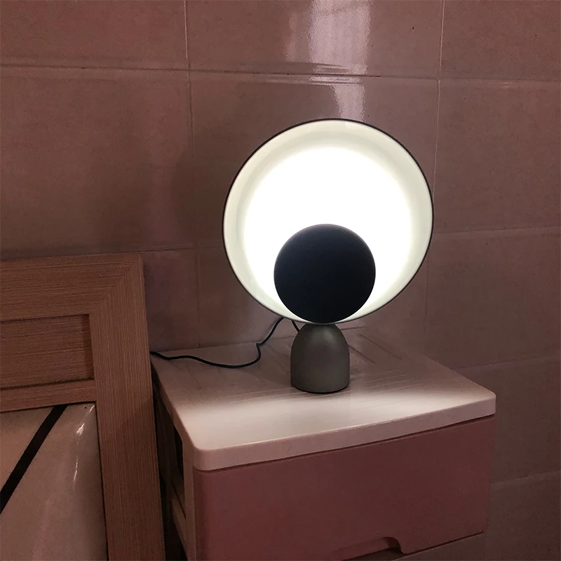 Modern LED living room decoration table lamp cute metal Nordic Luminaires bedroom study desk lamp bedside night light