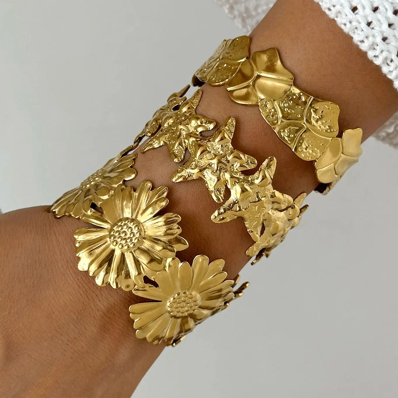 yZ[zBe[W֒ꂽChJtoÔ߂̃S[hJ[̉Ԃ̗tXeX|uXbgIp[eB[WG[Mtg