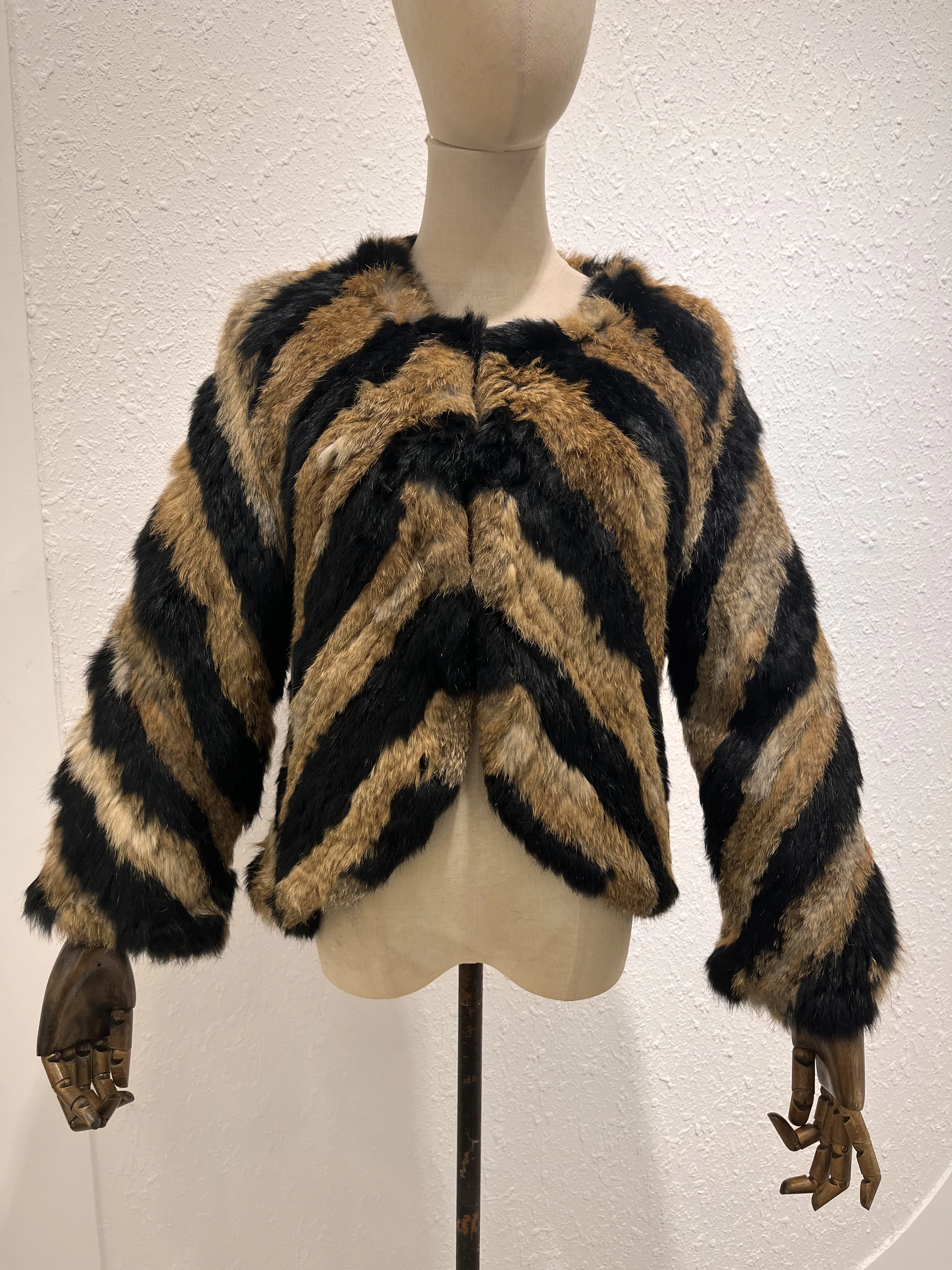 천연 토끼 모피 코트 여성 겨울 자켓 진짜 가죽과 모피 볼레로 여성 의류 여성 겉옷 2024 Black Cold