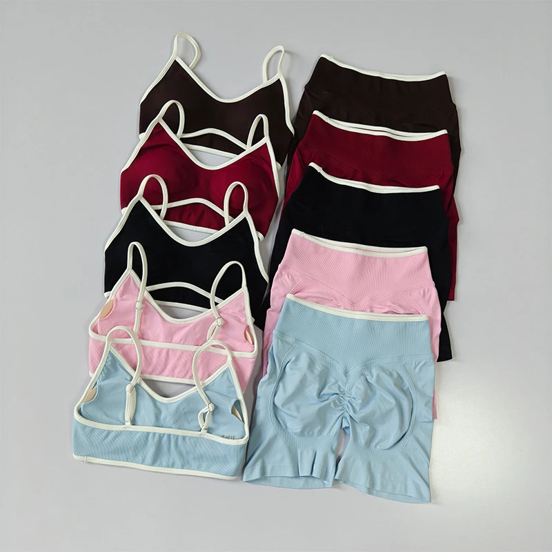 Tuta da yoga 2 pezzi senza cuciture con imbottitura sul petto Reggiseni sportivi attillati e pantaloncini a vita alta Abbigliamento esterno Set da yoga fitness per esercizi di corsa