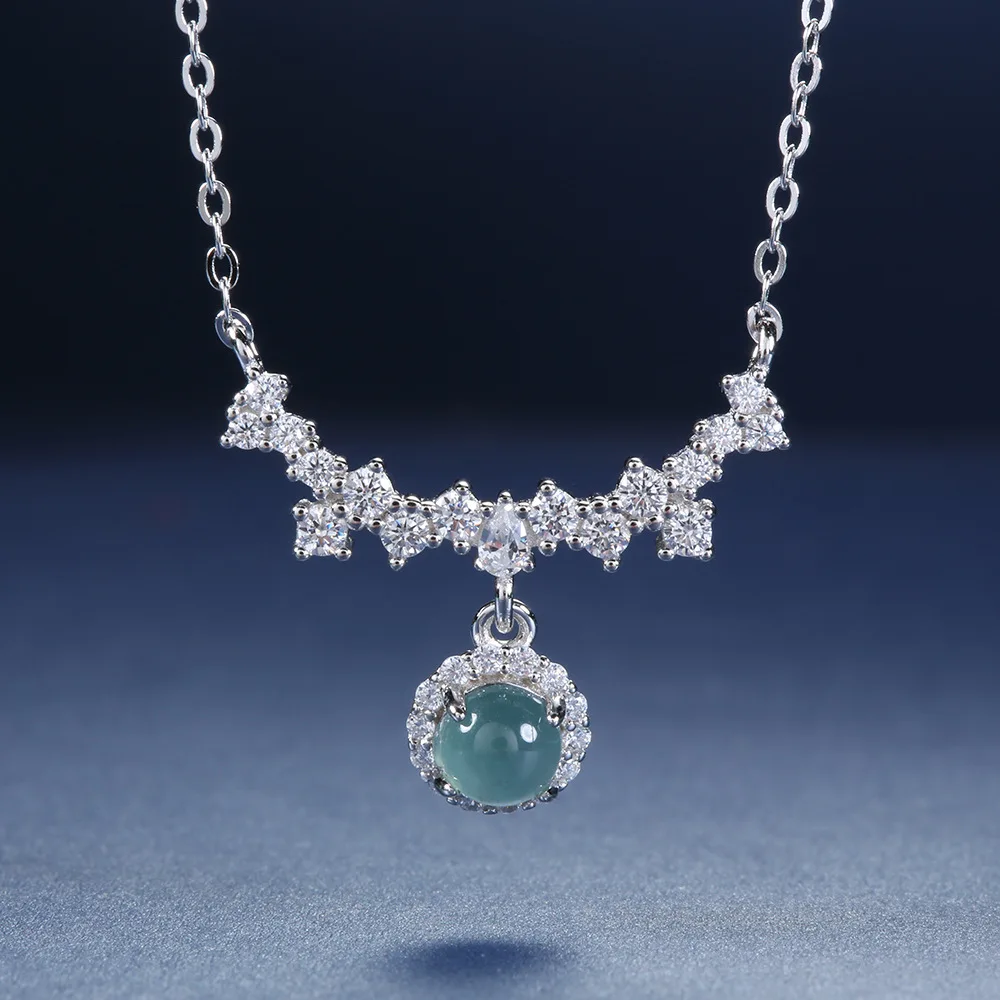 

Natural Hazardous Material Blue Water Jade Tassel Round Pendant 18K Gold Inlaid with Fashionable Platinum PT950 Collarbone Chain