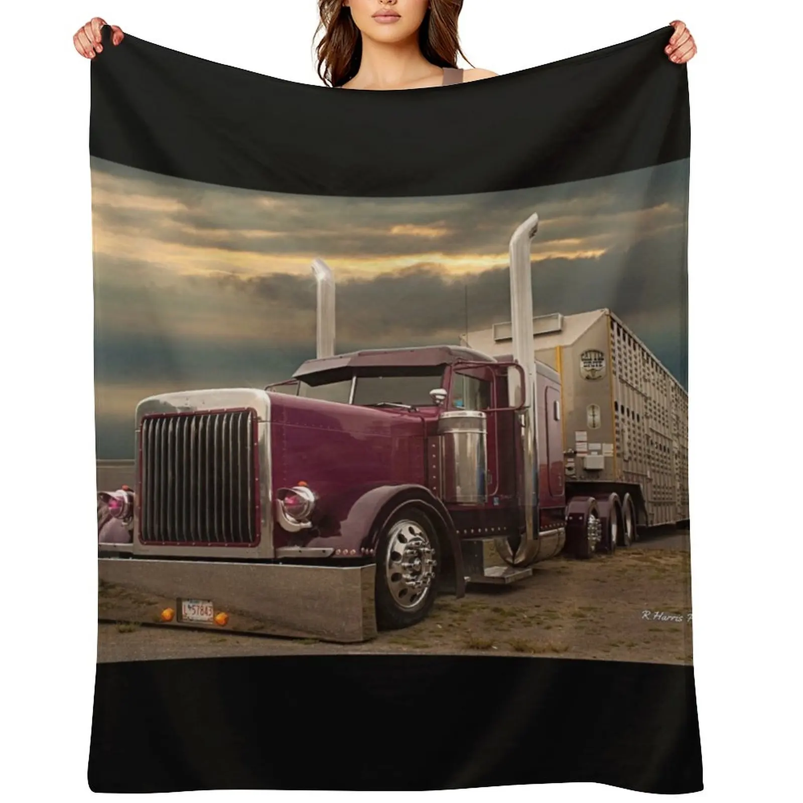 

Purple Peterbilt Livestock hauler Throw Blanket Thermal warm for winter Cute Flannel Blankets