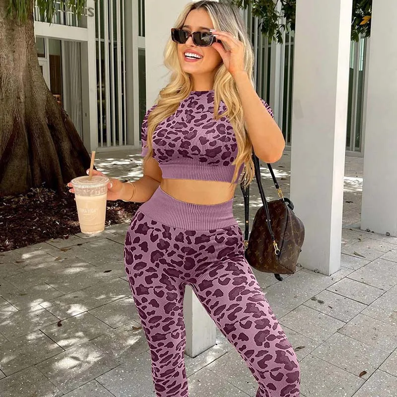 Seamless Yoga Suit Women Fitness Suits Leopard Print Short Sleeve Crop Top Tight Hip Lift Pants Yoga Set Women Sport Suits