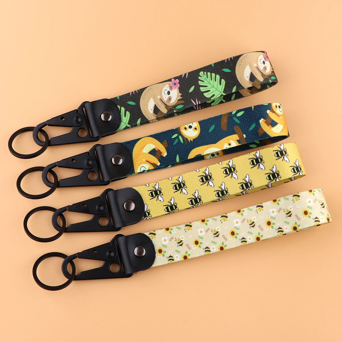 Cartoon Sloth Short Wrist Straps Cute Bee Lanyards For Key Phone Strap Tags Keychain For Car Motorcycle Keyring Accessories