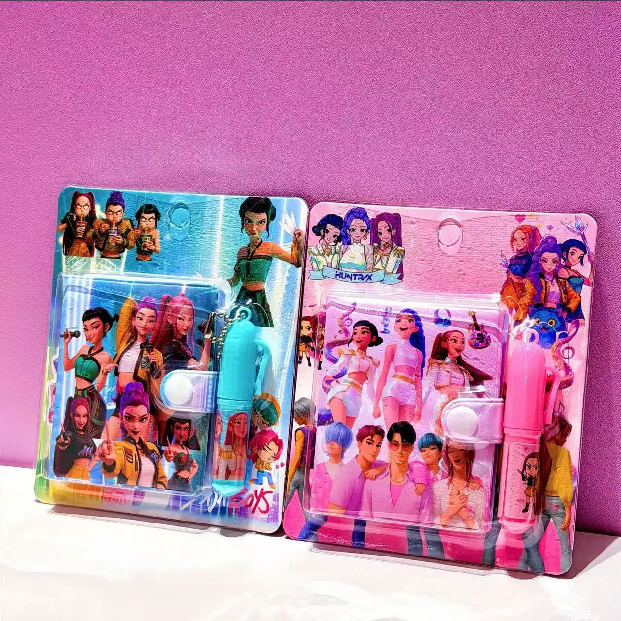 

Мини-дневник, набор блокнотов с ручкой и зажимом, карманный словарный запас, высокое эстетическое значение, канцелярские принадлежности, тема группы ведьмы охотника