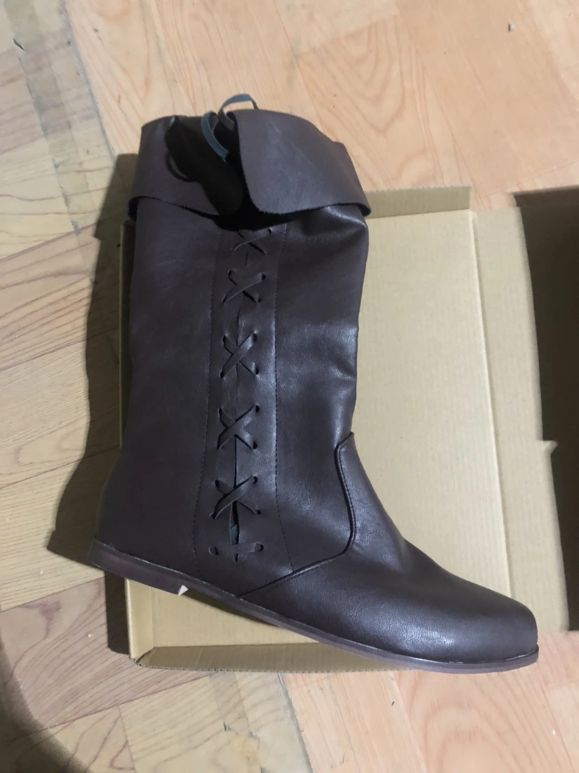 Mittelalterliche Renaissance-Lederstiefel für Männer und Frauen, Halbhohe Haddock-Schuhe, Piratenkostüm, Retro-Stiefel mit klobigem Absatz, lange Schneestiefel – Detail 2