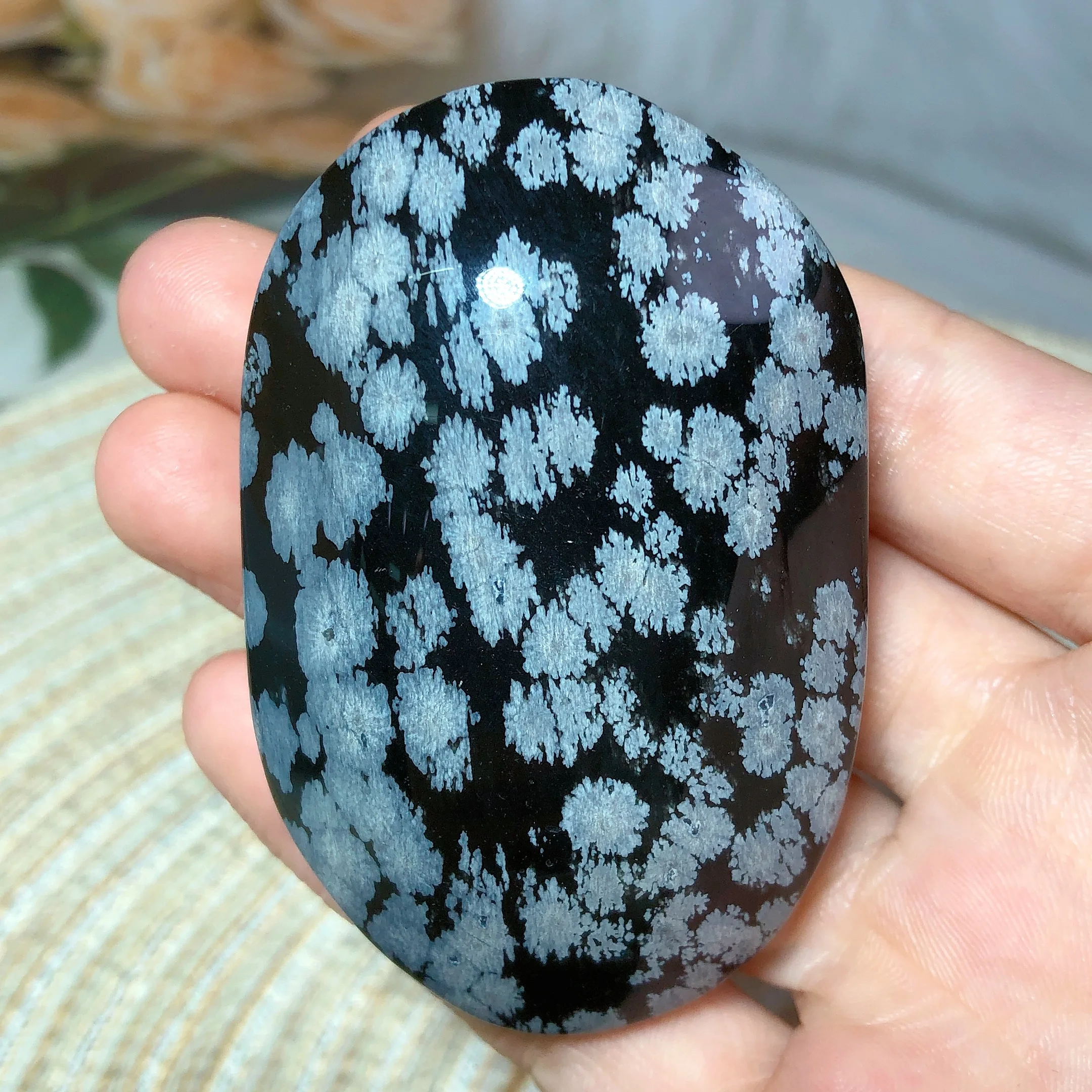 

Healing High Quality Natural Crystals Snowfalke Black Obsidian Palm Energy Gemstones Home Decorations Room Decor Gift