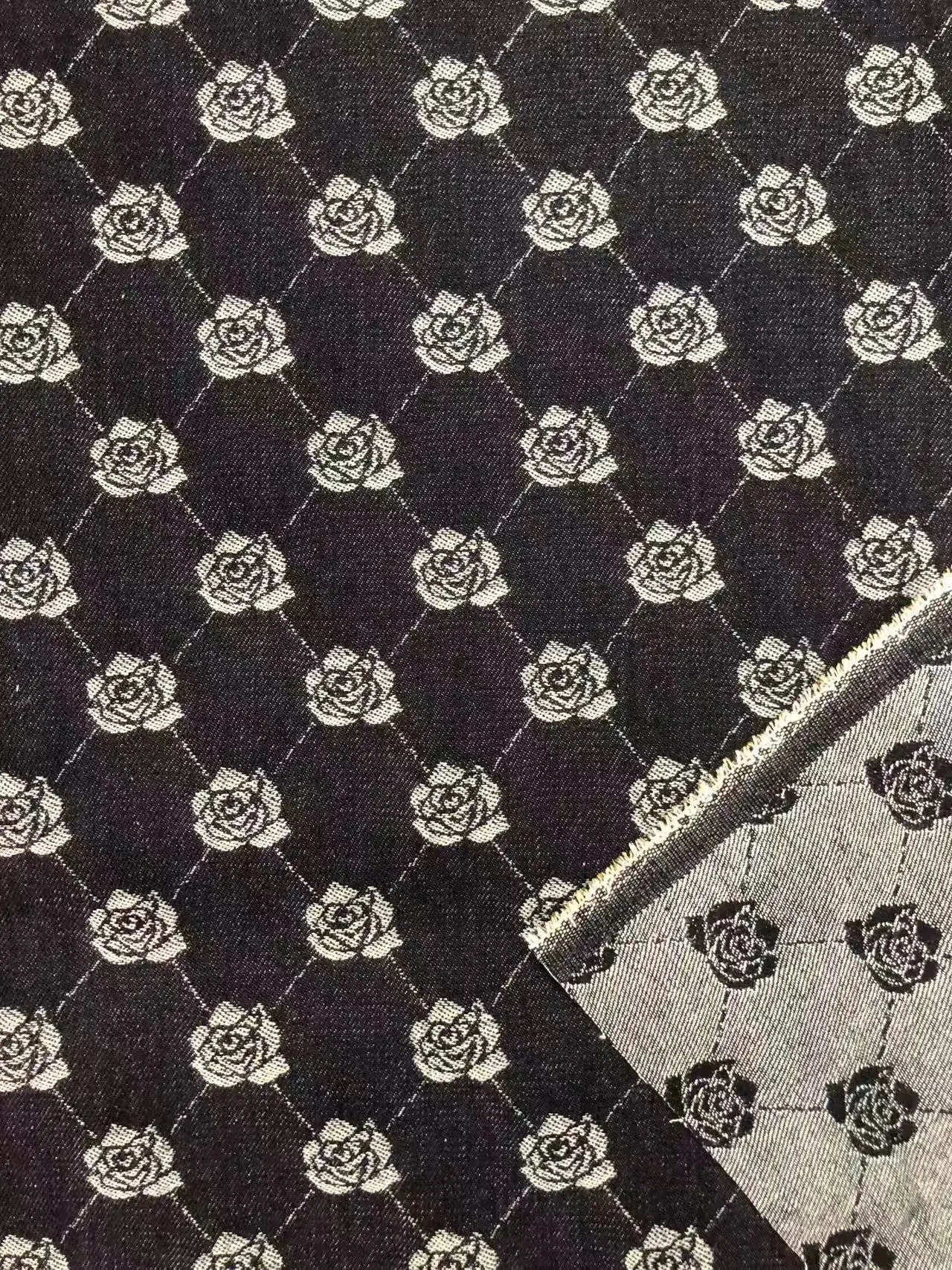 

Denim Fabric Rose-patterned Thickened Jacquard Washed Denim For Sewing Dresses Bags Pants bags hats DIY Denim Fabric