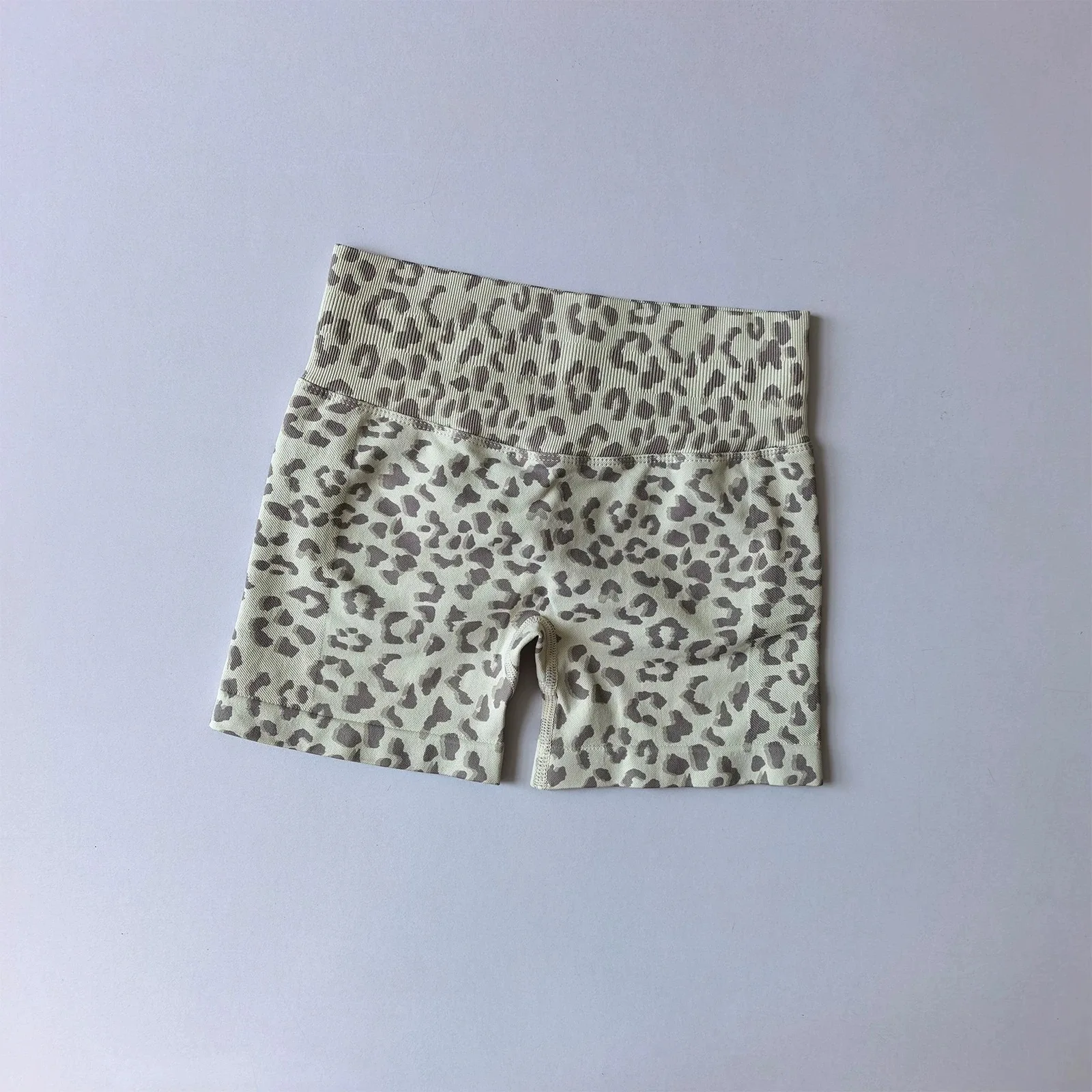 Leopardmuster, pfirsichfarbene, figurformende Yoga-Shorts mit hoher Taille und Bauchkontrolle für Damen, schnelltrocknende Laufshorts für den Außenbereich – Detail 13