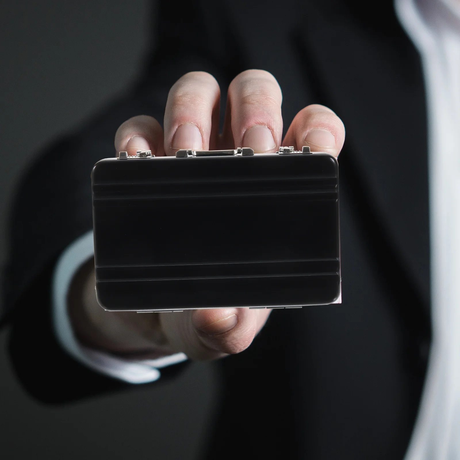 

Aluminum Alloy Business Card Case Mini Briefcase Portable Card Holder Credit Id Cards Organizer Business Cards Storage Office