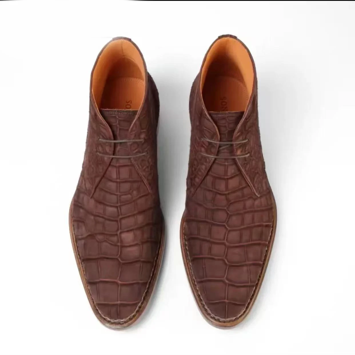 Chue neue Herrenschuhe, formelle Herrenschuhe, Hochzeits-, Business- und Büroschuhe, Stiefel für Herren, matte Krokodilschuhsohle. – Detail 5
