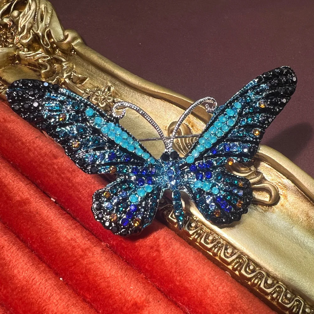 Full diamond color heavy industry butterfly brooch vintage high sense versatile autumn and winter clothing accessories brooch