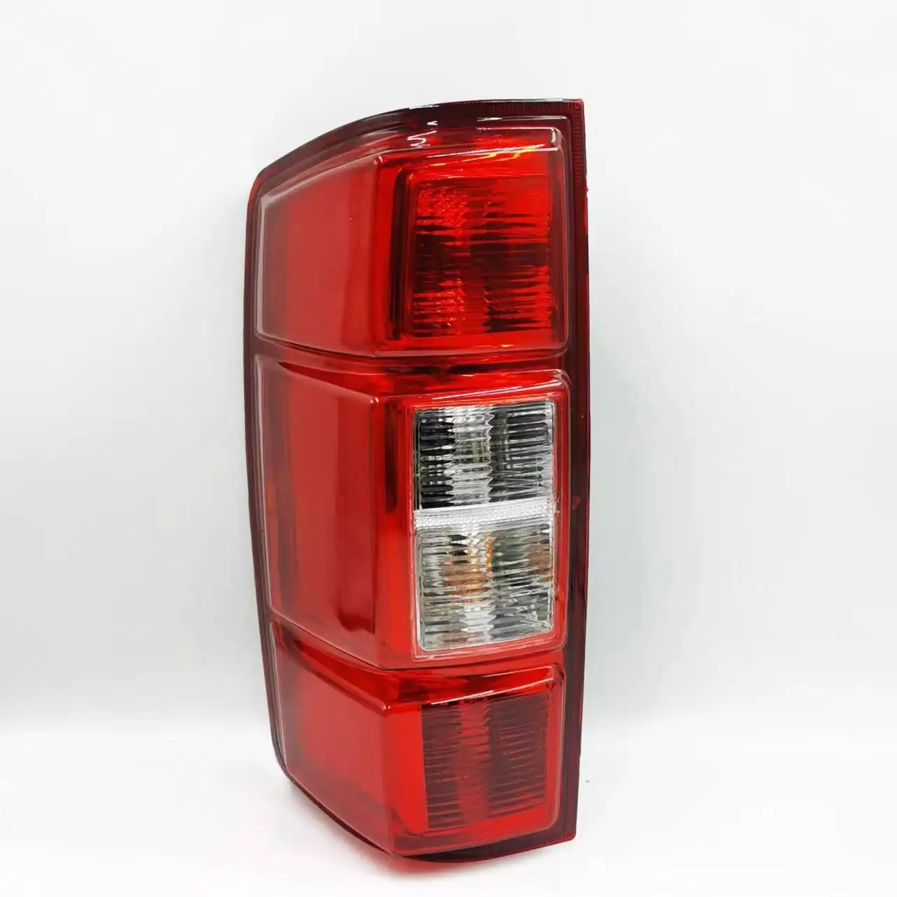 4133100XP6PXA 4133200XP6PXA For Car Stop Brake Lamp Rear Tail Light Turn Signal Lamp For Great Wall Wingle 7 European Version