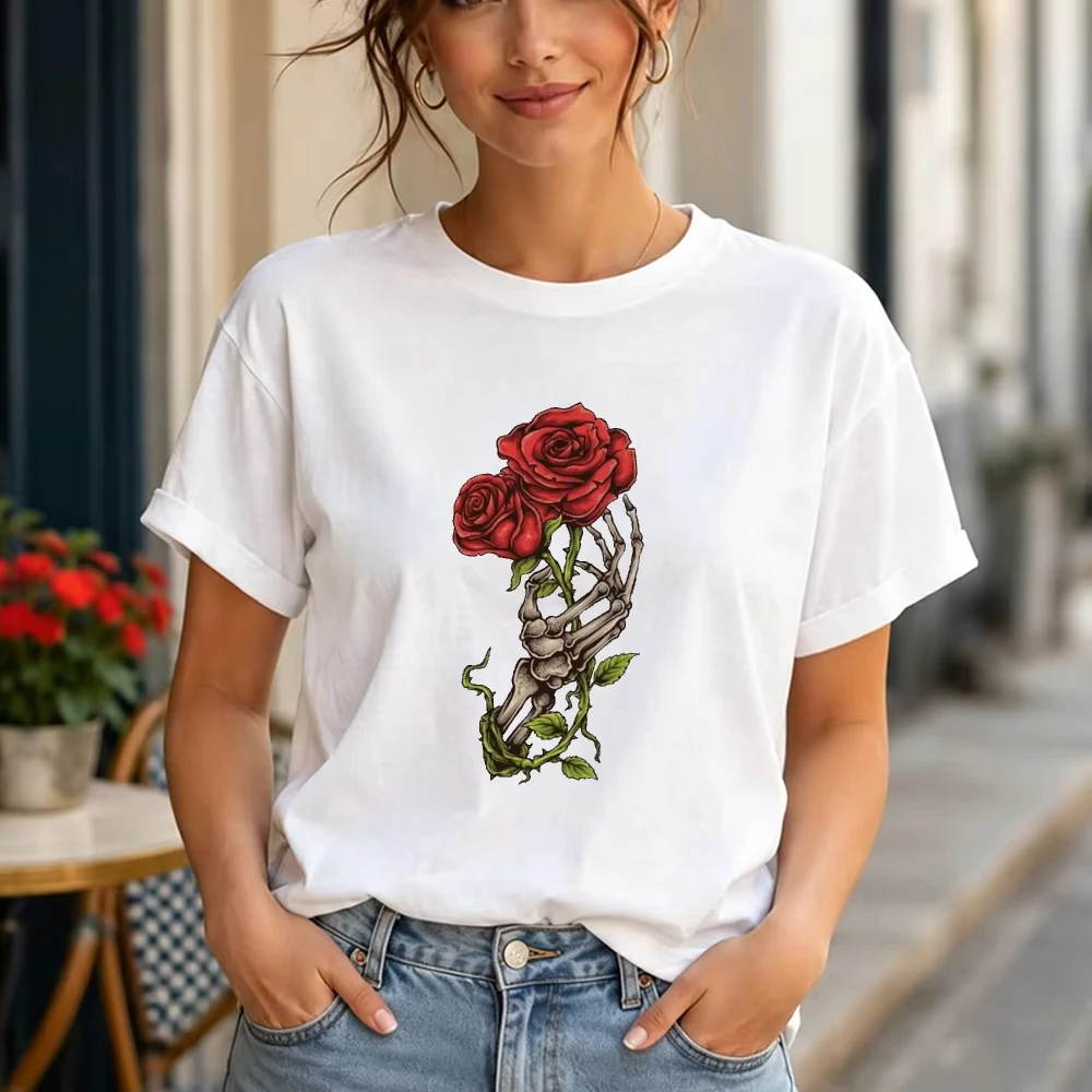 Skeleton Hand Holding Red Roses T Shirt Women Gothic Flower Aesthetic Print Tee Harajuku Streetwear Top Grunge Punk Style