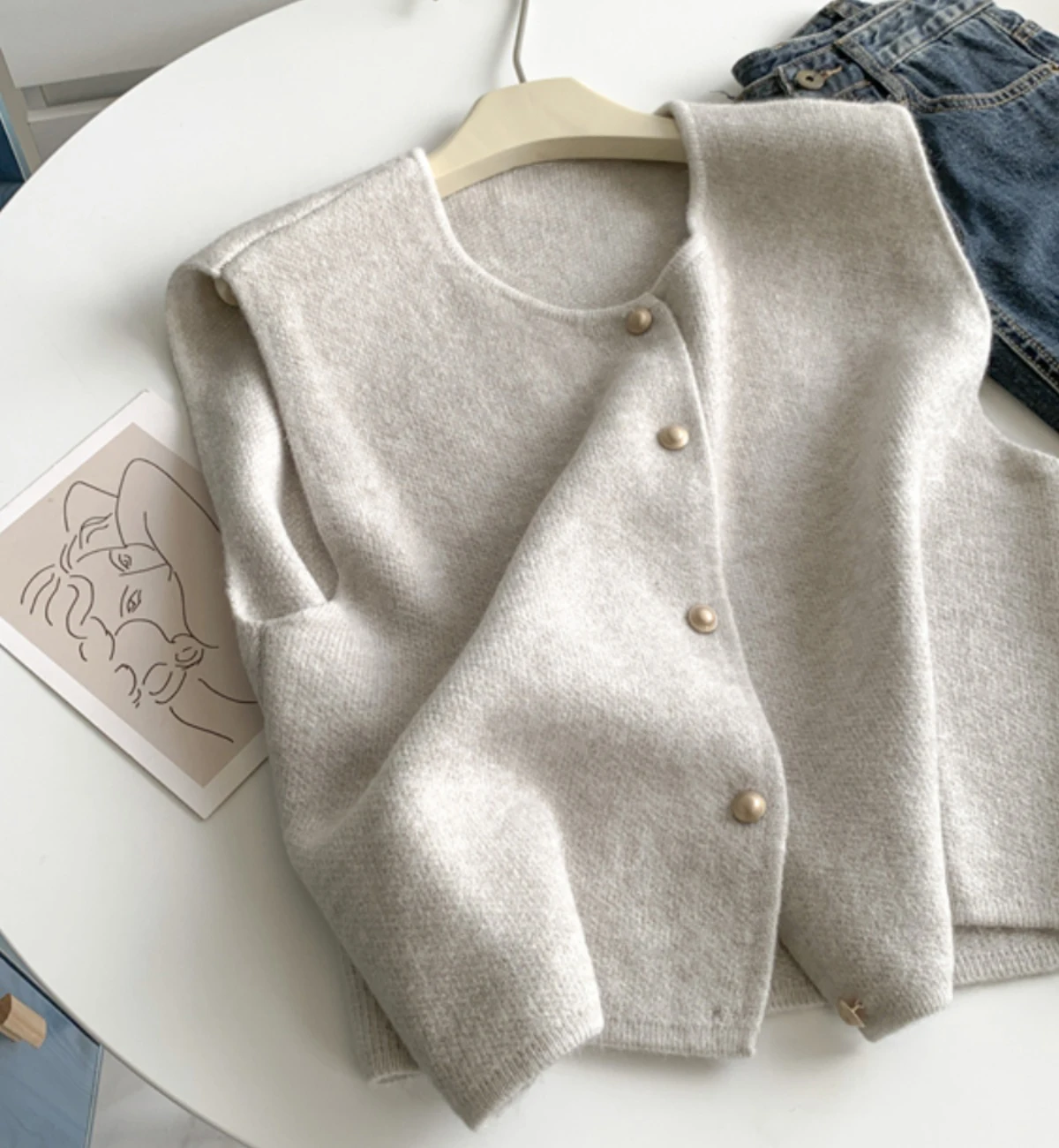 Korean Style Solid Knitted Vest Women Spring Autumn O-Neck Single Breasted Sleeveless Sweater Cardigans Gentle Elegant Waistcoat