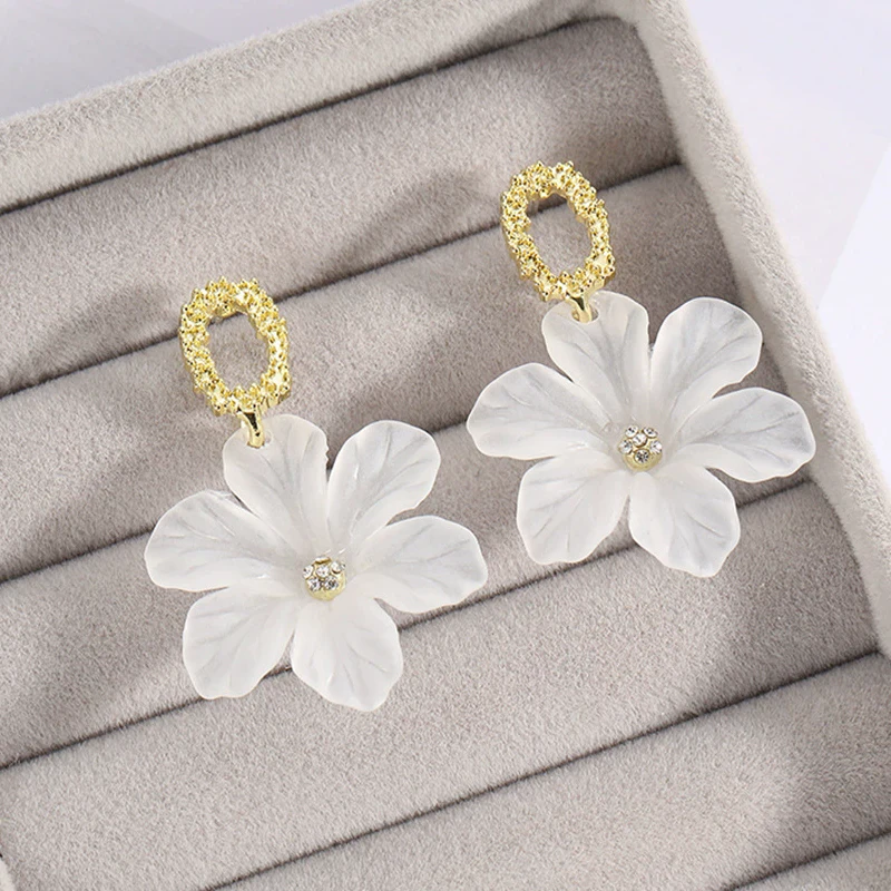 Translucent White Flower Drop Earrings for Women Rhinestone Ball Middle Petals Big Dangle Earrings Bohemian Fashion Jewelry Gift