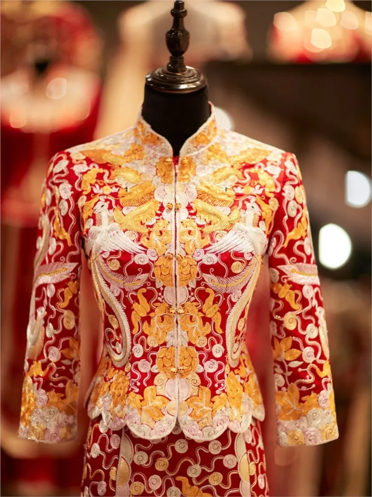 Chinese-style wedding gowns with dragon and phoenix gold-plated five blessings bride's dress toasting gown