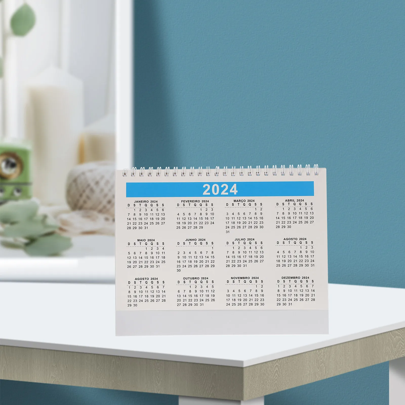 

1 Piece Mini Desk Calendar 2024 Standing Tabletop Calendar for Home Office Decor Simple Style Daily Planner Clear Print